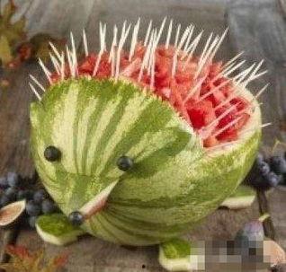 有趣的吃瓜技巧,解锁夏日清凉新姿势！