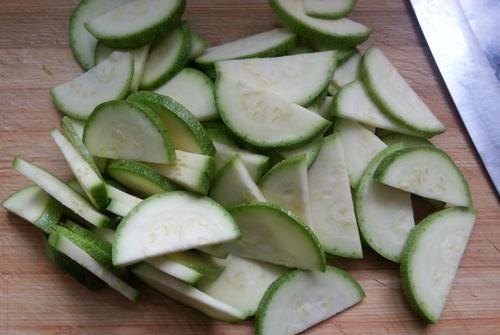 葫芦瓜半熟可以吃吗,葫芦瓜半熟状态下的食用探讨